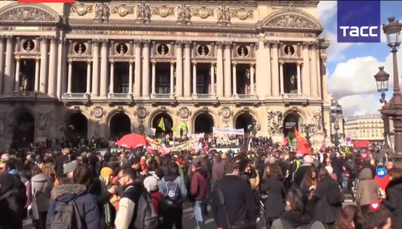Video: Париже проходит забастовка профсоюзов