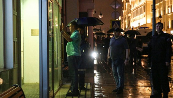 Захватившему заложников в московском банке предъявили обвинение