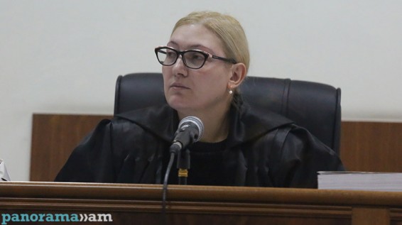 Суд в Ереване отложил разрешение ходатайств стороны защиты о прекращении уголовного преследования Кочаряна и трех бывших высокопоставленных должностных лиц