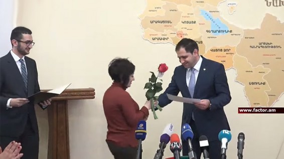 Ադրբեջանից բռնագաղթած քսան ընտանիքներ ստացան բնակարանի գնման վկայականներ