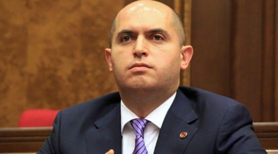 Փողոցներում զվռնող իշխանավորներին ասեք, որ Ալիևն երեկ Արցախի հարցով էլի հիմարություններ է խոսացել