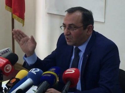 Բարձր վարձատրվող պաշտոնյաների աշխատավարձերը ժամանակավորապես պետք է սառեցվեն, կասեցվեն. Արծվիկ Մինասյան