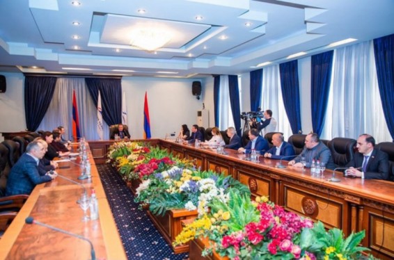 Հանրապետության բոլոր սահմանային կետերում և օդանավակայաններում պետք է գործեն արագ թեստավորման համակարգեր. ԲՀԿ-ն արտահերթ նիստում ներկայացրել է 7 առաջարկ