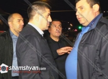 Վիճաբանություն-ծեծկռտուք Երևանում. ժամանել են ոստիկաններ եւ մեծ թվով «կարմիր բերետներ»