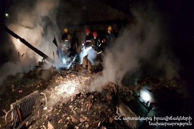 Խոշոր ու ողբերգական հրդեհ Լուսաղբյուր գյուղում. տունը լրիվ այրվել է. ներսում գտել են տանտերերի դիերը