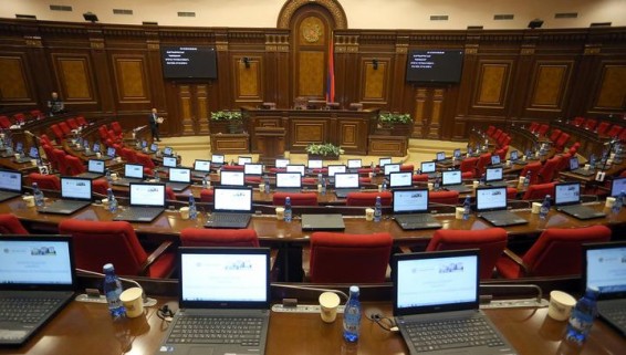 Կես ժամում երկրորդ 20 րոպեանոց ընդմիջումը՝ ԱԺ-ում. այս անգամ արդեն ԲՀԿ-ի կողմից