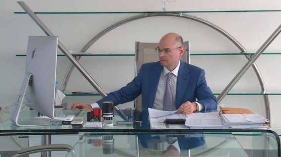 Միքայել Վարդանյանը 93 մլն դրամ է նվիրաբերել Երևանի նպաստառու ընտանիքների, հաշմանդամություն ունեցող բոլոր 468 երեխաներին(Video)
