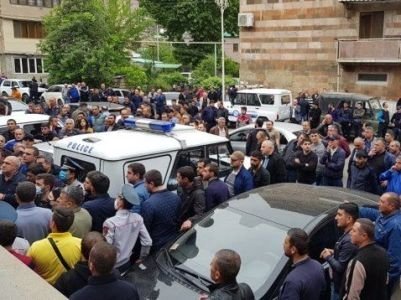 Կապանի դեպքերով կալանավորվածներից մեկի երեխան առողջական խնդիր ունի. ընտանիքը լուրջ խնդրի առաջ է կանգնելու. Պաշտպան