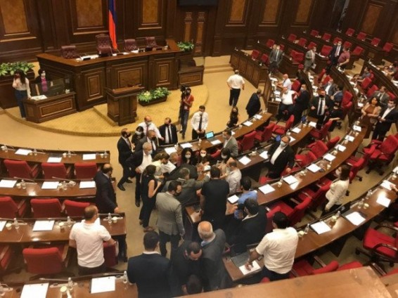 В парламенте ухудшилось самочувствие депутата от правящего блока «Мой шаг» Гаяне Абрамян