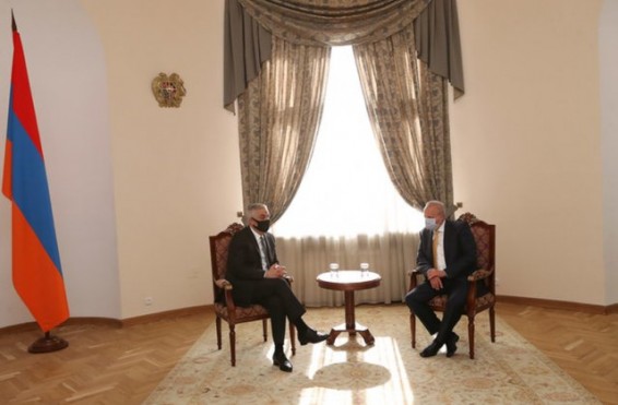 Փոխվարչապետ Մհեր Գրիգորյանն ու Հայաստանում ՌԴ դեսպանը քննարկել են կորոնավիրուսի հետևանքով երկու երկրներում ստեղծված սոցիալ-տնտեսական իրավիճակը