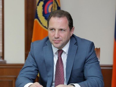 Դավիթ Տոնոյանը Մոսկվայում զորահանդեսից վերադառնալուց հետո աշխատավայրում եղել է ինքնամեկուսացման մեջ. խոսնակ