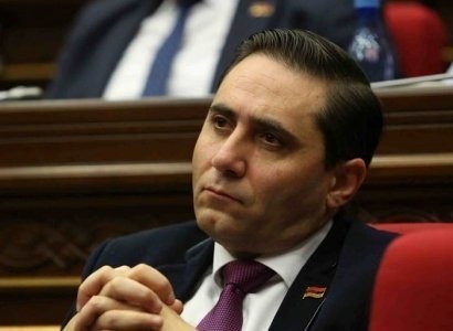Եկեք մի կողմ թողնենք քաղաքականությունը եւ պարզապես փորձենք պարզաբանել մի շատ կարեւոր հարց. Արման Աբովյան