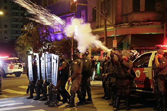 Բրազիլիայում ոստիկանությունը ցրել է բազմահազարանոց բողոքի ցույցը՝ ընդդեմ Ռուսեֆի իմփիչմենթի