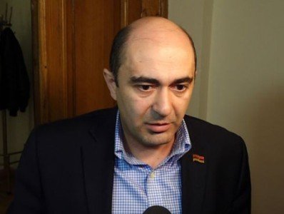 Մարդիկ վարակված են, սովի են մատնված, դուք ծիծաղում եք․ Մարուքյանը՝ «Իմ քայլի» պատգամավորներին