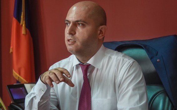 «Մի խարխլեք համերաշխության մթնոլորտը։ Այս կռիվը ձեր «հեղափոխության» շարունակությունը չէ. այս կռիվը հայ ժողովրդի գոյության պայքարն է»․ Աշոտյան