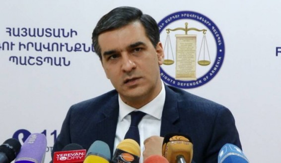Բուհեր չընդունված դիմորդներն ու նրանց ծնողները ՄԻՊ գրասենյակում հանդիպում են Արման Թաթոյանի հետ. ՈւՂԻՂ