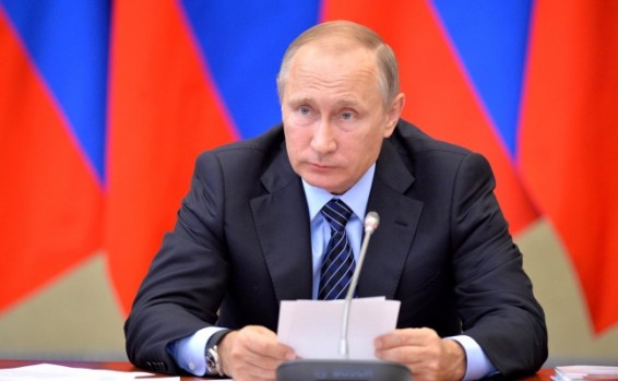 Путин: сегодняшняя цена на нефть устраивает Россию