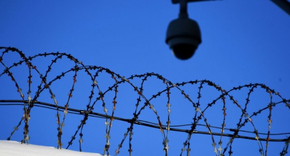 В УИУ Артик пытались доставить наркотики при помощи высоких технологий и киндер-сюрприза