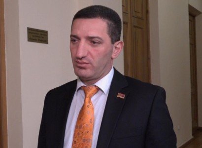 «Մարդաորս՝ «թավշյա» ձևով… Հարամ լիներ սենց «հեղափոխությունը»». Գևորգ Պետրոսյան
