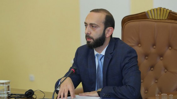 Արարատ Միրզոյանը հանդիպել է Բեյրութ մեկնած հայկական պատվիրակության անդամների հետ