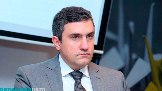 Ղազինյան. «Նիկոլ Փաշինյան» և «Սահմադրություն» եզրույթները հակասում են իրար