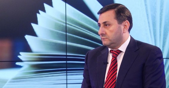 Արսեն Թորոսյանին այս պահին արձակուրդ ուղարկելը ոչ թե պարզ խելահեղություն է, որը ոչ մի արդարացում չունի, այլ սովորական դավաճանություն. Սամվել Ֆարմանյան