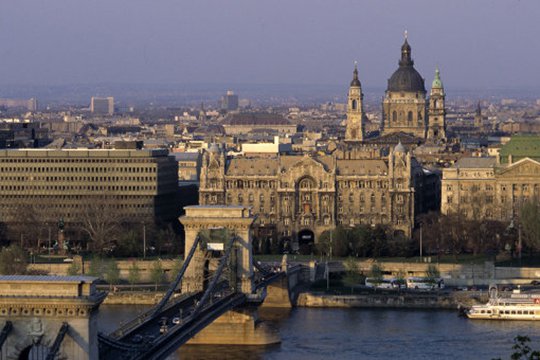 Հունգարացի լրագրողուհուն կդատեն միգրանտին ոտք գցելու համար