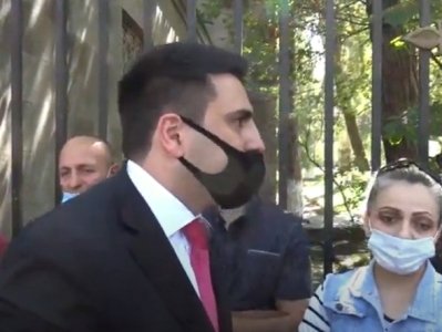 Որ երկիրը, որ լավ է բանակցում ՌԴ-ի հետ, սահմանը բացում է, օրինակ Թուրքիան. Ցուցարարը՝ Ալեն Սիմոնյանին