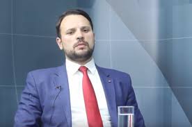 Իշխանությունը զգայուն գործերով տրվում է գայթակղության և ճնշում է դատարաններին. փաստաբան