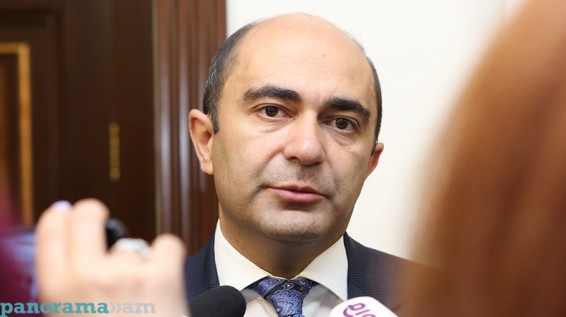 Կանանց, լացակումած, լացացնելով բերման են ենթարկում ոստիկանության բաժանմունքներ. Էդմոն Մարուքյան