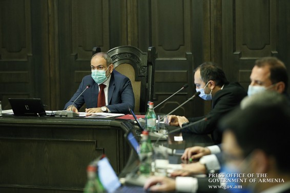 Министр: В связи с COVID–19 не исключена вероятность использования всех коек