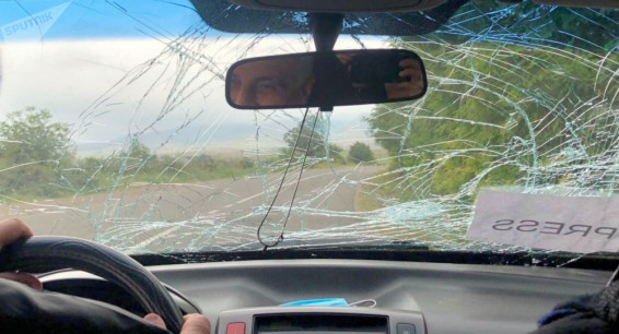 Погиб сопровождавший группу журналистов в Карабахе – СМИ
