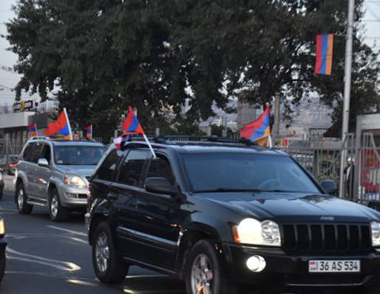 Երևանում Արցախի անկախությունը ճանաչելու կոչով ավտոերթ է կազմակերպվել
