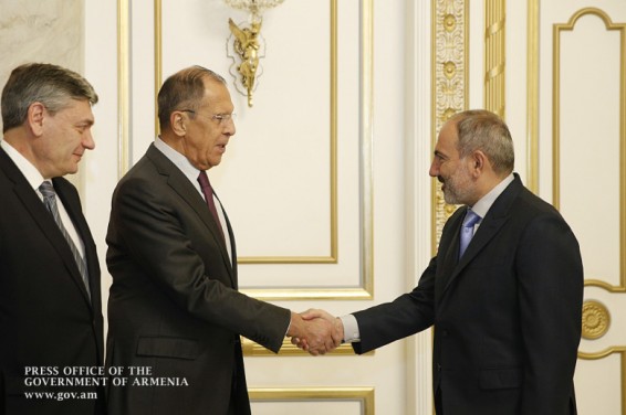 Հասարակությունը իզուր է խառնվել իրար. Լավրովի խոսքում որևէ մտահոգիչ բան չկա. քաղաքագետ