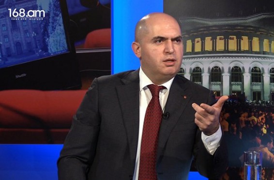 «Արցախից զրկեցիք այդ մարդկանց, հիմա էլ Հայաստան չե՞ք թողնում». Արմեն Աշոտյան