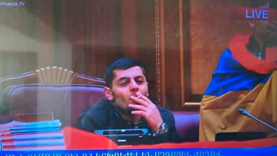Полиция: Обнаружено тело молодого человека, курившего на месте председателя НС Армении