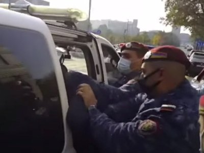 «Այս ամենի համար այս դավաճանական թիմը պատասխան է տալու». Վահագն Վարագյանը դուրս եկավ ոստիկանության բաժնից