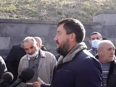 2 տղես հոկտեմբերի 9-ից չկան. Պարոն վարչապետ, մեր երեխեքին գտի բեր. Անհետ կորած զինծառայողների հարազատները ՊՆ-ի մոտ են