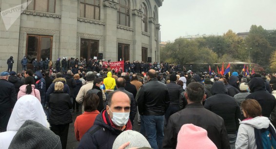 Суд отменил запрет на проведение митингов в Армении из-за военного положения – Минасян