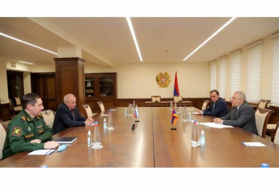 ՀՀ ՊՆ ղեկավարը և ՌԴ դեսպանը կարևորել են Լեռնային Ղարաբաղում ՌԴ հումանիտար կենտրոնի աշխատանքը