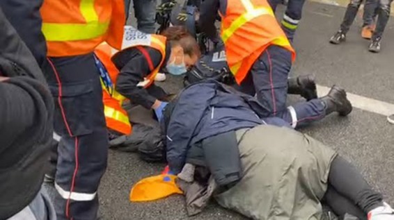 Против двух турок, напавших на армянских демонстрантов во Франции, возбуждено уголовное дело