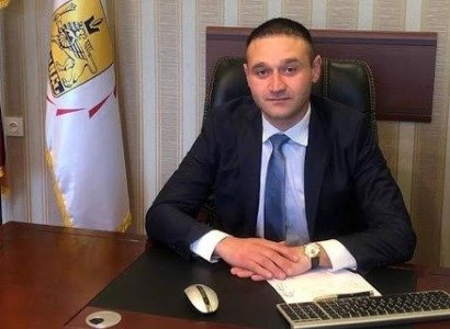 Չեմ ցանկանում հող հանձնած դավաճանների իշխանության մաս կազմել. Աջափնյակի թաղապետը աշխատանքից ազատման դիմում է գրել
