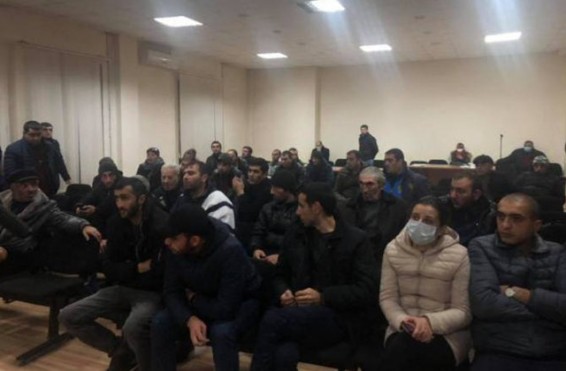 «Ստույգ տեղեկություն չեն տալիս՝ այդ 62 երեխան գերի է, թե շրջափակման մեջ, մատների արանքով են նայում». Հին թաղեր և Խծաբերդ ուղղությամբ գերեվարված զինծառայողների ծնողները կհանդիպեն Վ. Հարությունյանի հետ