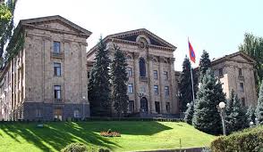 Բողոքի ակցիա ԱԺ-ի դիմաց՝ արտահերթ նստաշրջանին ընդառաջ (ուղիղ)