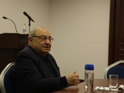 Վազգեն Մանուկյանն այսօր հանդիպել է մի խումբ համախոհների հետ, քննարկել երկրի սոցիալ-տնտեսական, անվտանգային խնդիրներ