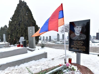 Հայրենասիրության քայլող խորհրդանիշ. ԵՊՀ-ում տեղի է ունեցել Վահագն Թումասյանի անվան լսարանի բացման արարողությունը