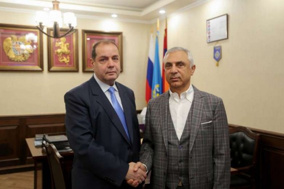 Արտակ Թովմասյանը հանդիպել է ՀԱՊԿ ինստիտուտի Հայաստանի ազգային ներկայացուցչության տնօրեն Նվեր Թորոսյանի հետ
