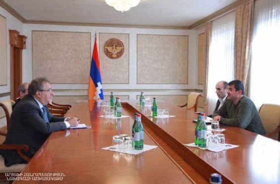 Արայիկ Հարությունյանը ընդունել է բարերար Ալեք Բաղդասարյանին