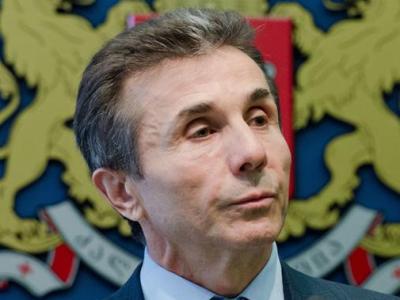 У дома Бидзины Иванишвили проходит «молчаливая акция» протеста