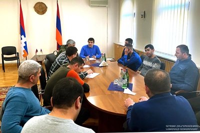 Արայիկ Հարությունյանը Երեւանում հանդիպել է հադրութցիների հետ. հանդիպման ներկա է եղել նաեւ Վիտալի Բալասանյանը